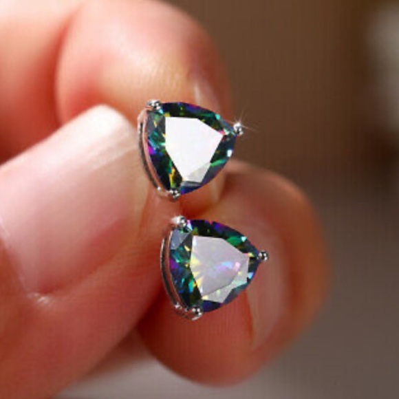 - New 925 sterling Silver Rainbow 🌈 Stud Earrings - Picture 3 of 5